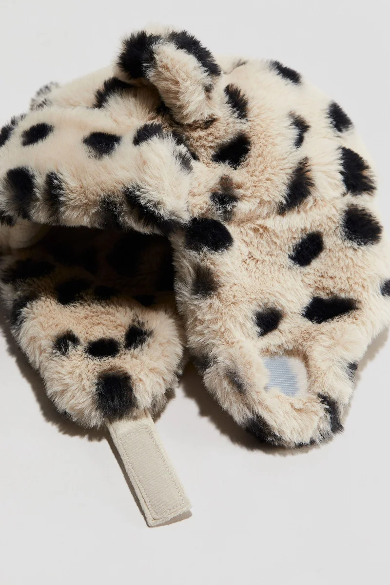 H&M Fluffy tapper hat