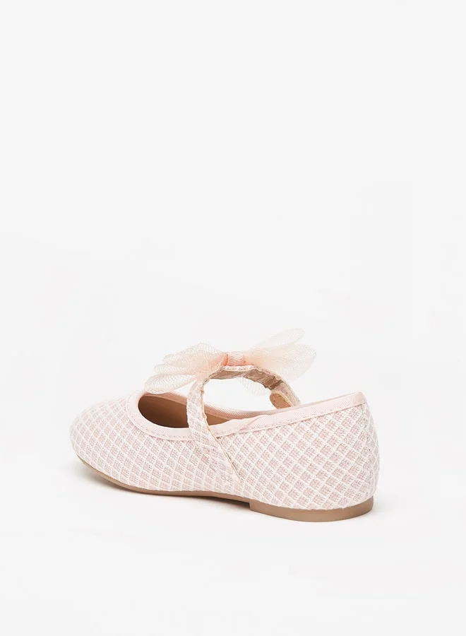فلورا بيلا من شو إكسبرس Girl's Textured Bow Applique Ballerina Shoes with Hook and Loop Closure