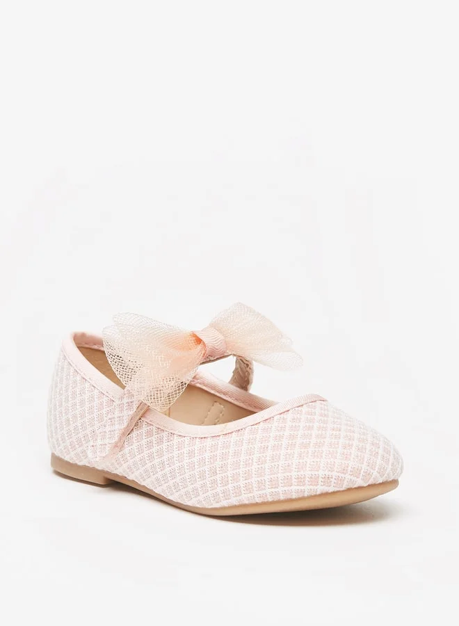 فلورا بيلا من شو إكسبرس Girl's Textured Bow Applique Ballerina Shoes with Hook and Loop Closure