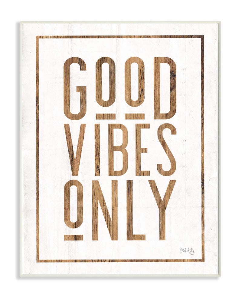 ستوبيل إنداستريز لافتة من Stupell Home Decor Good Vibes Only باللون الأبيض الريفي ومظهر الخشب المكشوف مقاس 10 × 15 بوصة، مصنوعة بفخر في الولايات المتحدة الأمريكية - Image 1