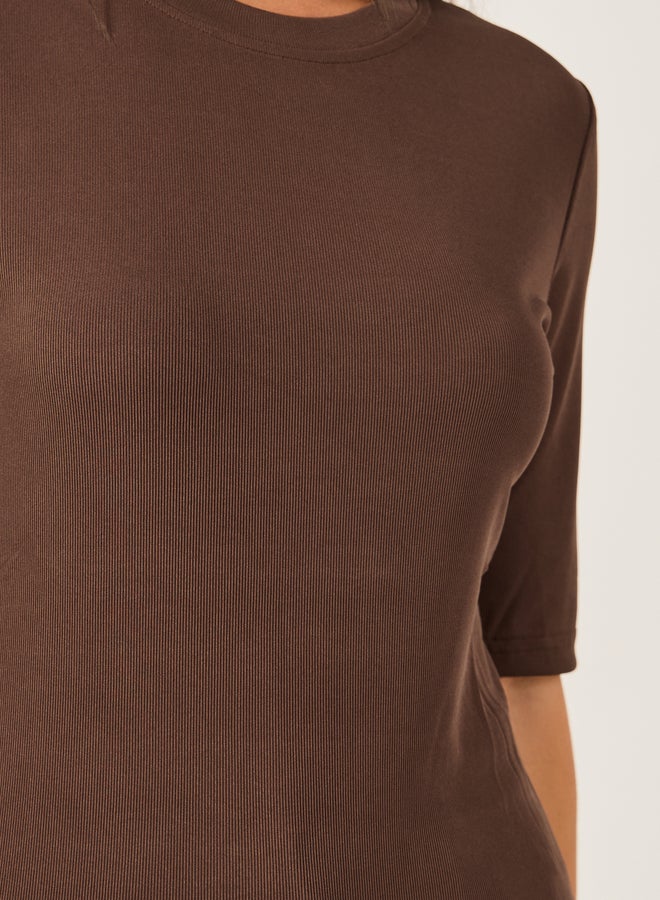 Styli Solid Fitted Round Neck T-Shirt  - Image 3