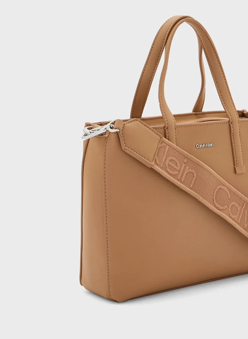 كالفن كلاين Quilted Top Handle Tote