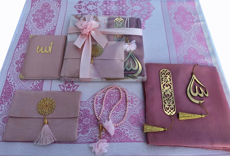 SAIKA Muslim Prayer Rug, 7 in One Gift Set, Prayer Mat Surah Book, Tasbeeh, Scarf, Surah Case, Bookmark, Car Mirror Hanger, Prayer Beads,Islamic Gift for Umrah, Hajj, Wedding, Janamaz (Rose) - Image 3