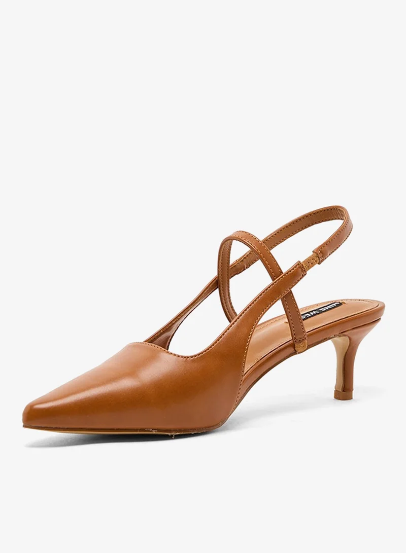 ناين ويست حذاء بكعب مدبب من دي لوسي