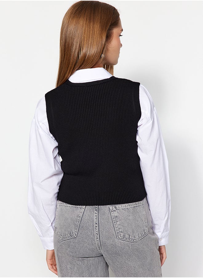 trendyol - Black Premium Yarn / Special Yarn V-Neck Knitwear Sweater TWOAW24SV00049 - Image 1