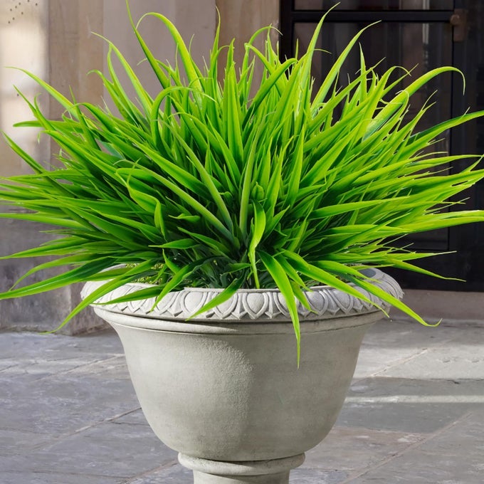 12 BUNDLES ARTIFICIAL OUTDOOR PLANTS UV RESISTANT FAKE GRASS PLANTS FAUX PLASTIC PLANTS GREENERY SHRUBS FOR HOME GARDEN PATHWAY WINDOW BOX FRONT PORCH SPRING SUMMER DECOR GREEN