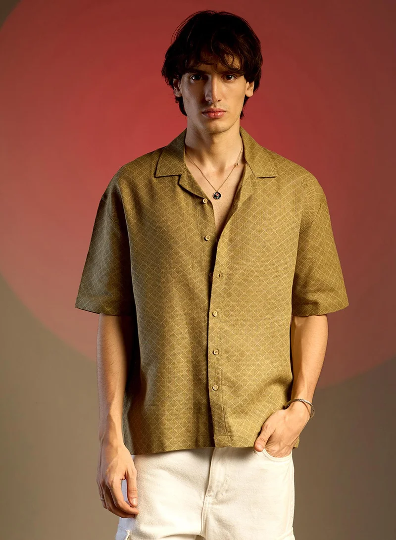 كامبوس سوترا Men's Olive Green Quad-Lined Oversized Shirt For Casual Wear | Cuban Collar | Short Sleeve | Button Closure | Oversized Shirt Crafted With Comfort Fit For Everyday Wear