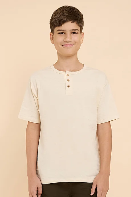 R&B Textured T-Shirt with Henley Neck and Short Sleeves