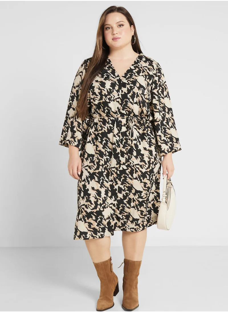 Vero Moda Curve Tie Detail Printed Dress