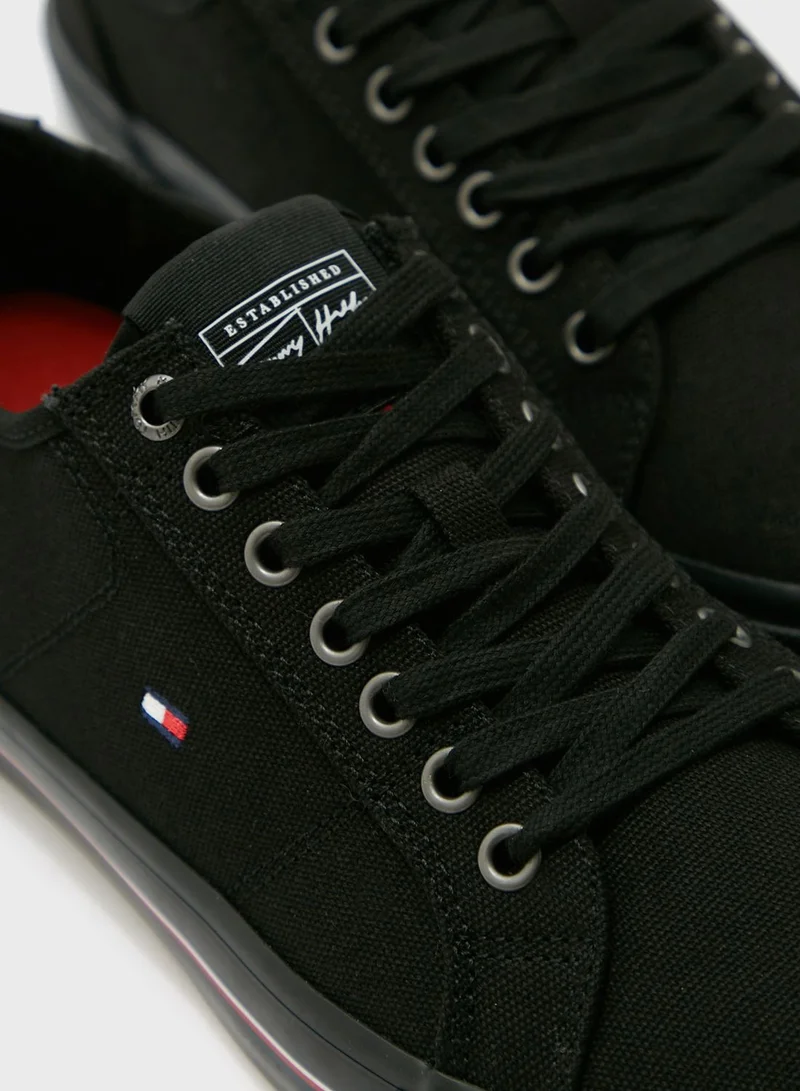 TOMMY HILFIGER Core Corporate Low Top Sneakers