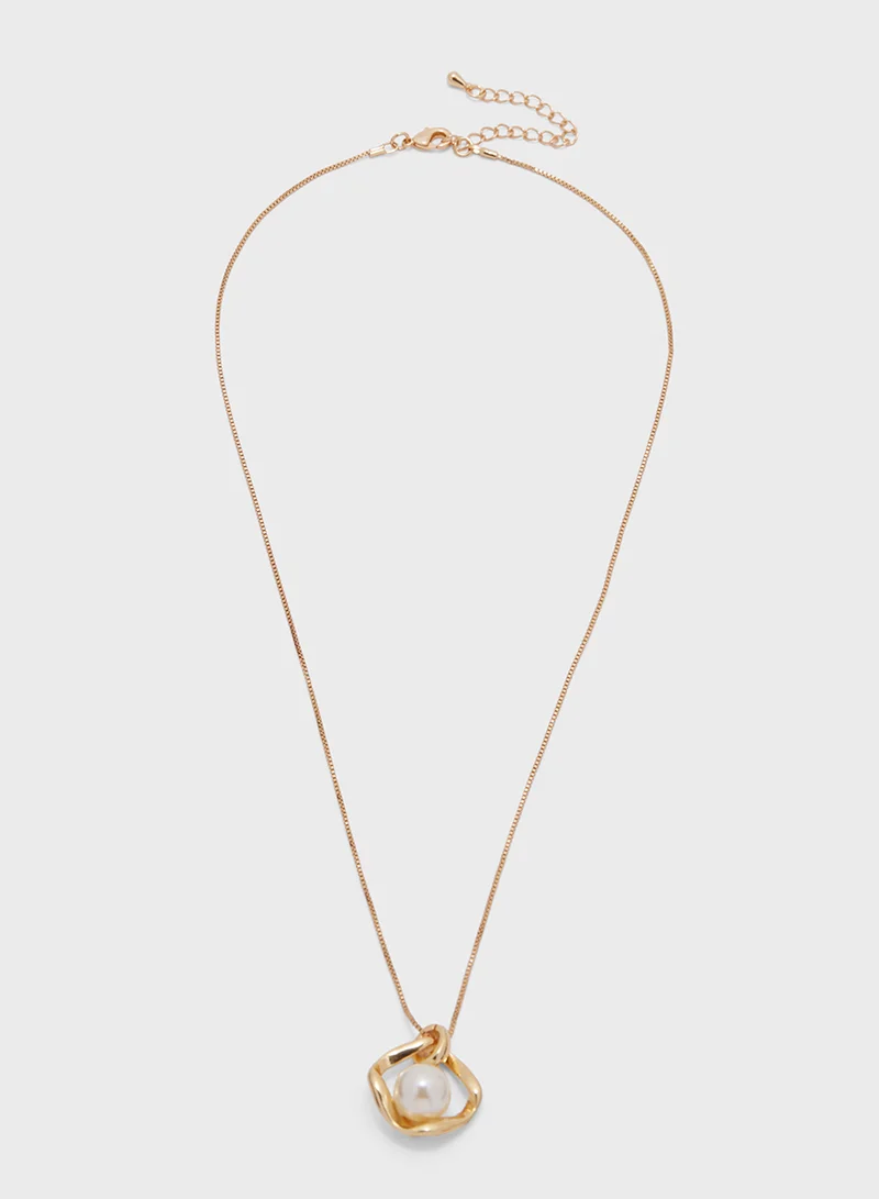 Ella Limited Edition Pearl Pendant Necklace  & Drop Earrings Set