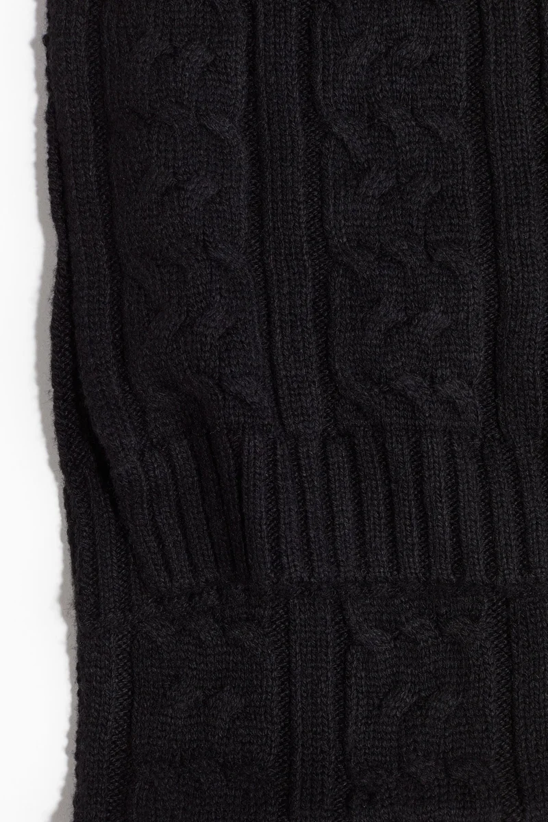 اتش اند ام وشاح من الصوف المجدول