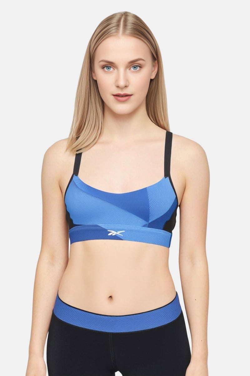 Reebok سوتيان رياضي للنساء مزود بشعار العلامة التجارية مع حشوة خفيفة، متعدد الألوان - Image 1