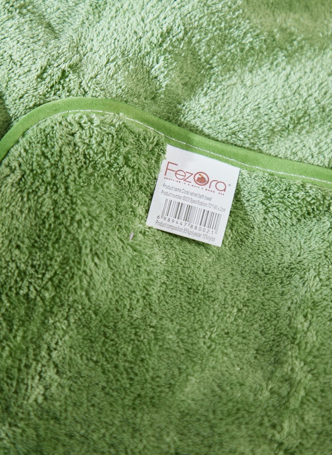 Fezora Microfiber Bath Towel Set - 3 Pieces in Green & Grey - Image 2