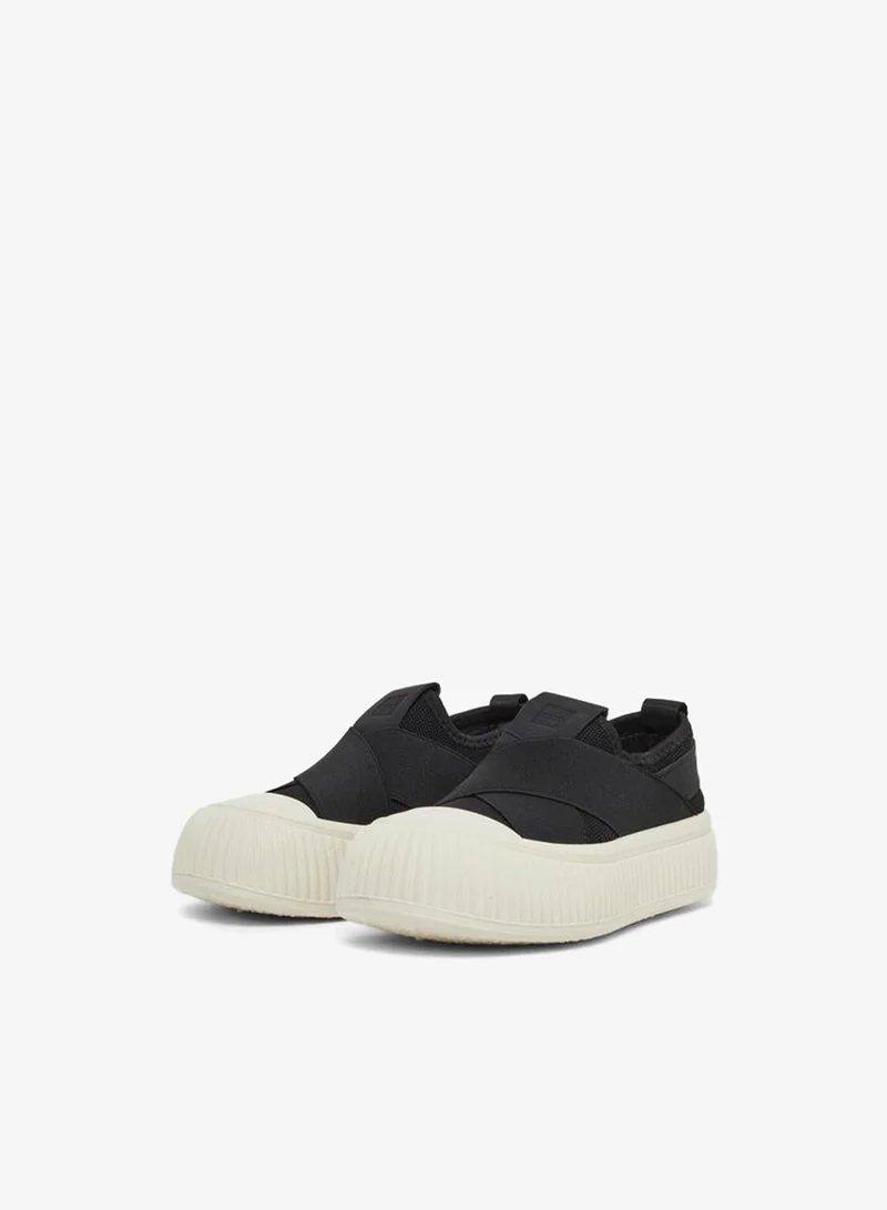 Take Two Take Two Boys Black Canvas Thick Sole Casual Shoes