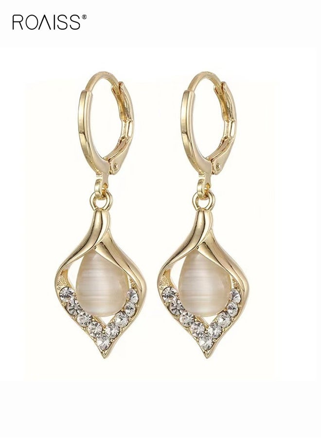 رويس طقم مجوهرات نسائي خفيف الوزن فاخر مكون من قطعتين، أقراط مرصعة بالألماس الأبيض اللامع على شكل عين القطة وقلادة مصنوعة بتفاصيل راقية أنيقة وخفيفة الوزن مناسبة للهدايا - Image 4