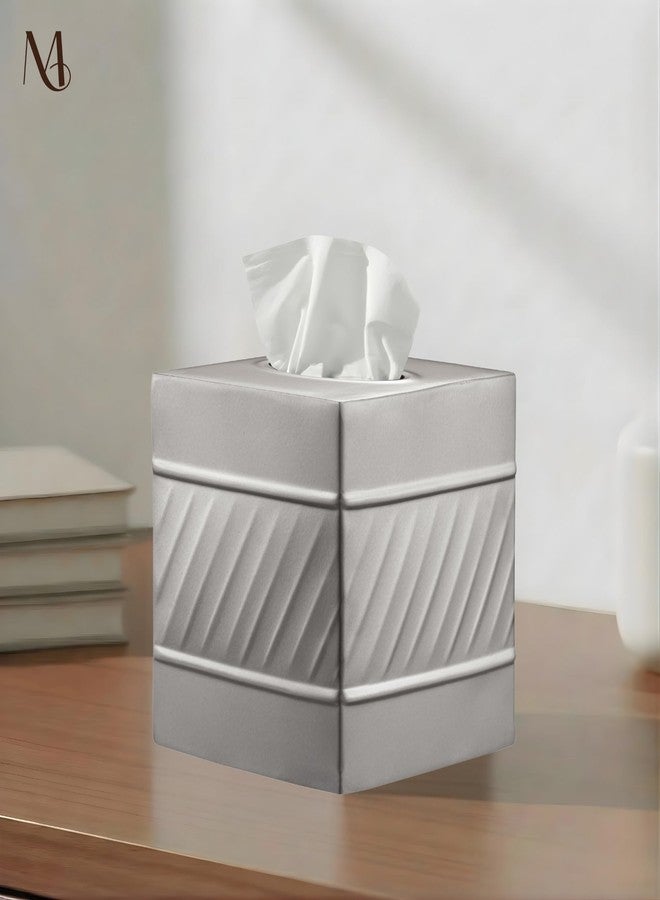 Monarch Abode علبة مناديل ورقية مصنوعة يدويًا من مونارك أبود 39427، بغطاء مربع وموزع، بنقشة مموجة، إكسسوارات معدنية للزينة في المكتب والحمام، علبة مناديل ورقية مزخرفة، من البيوتر - Image 2