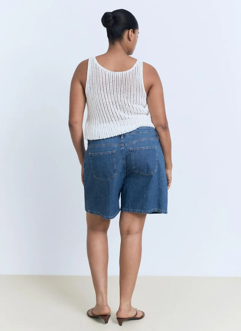 مانجو Mid-rise denim bermuda shorts with pleats