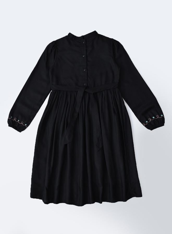 بيلا مودا فستان أسود مطرز - Image 3