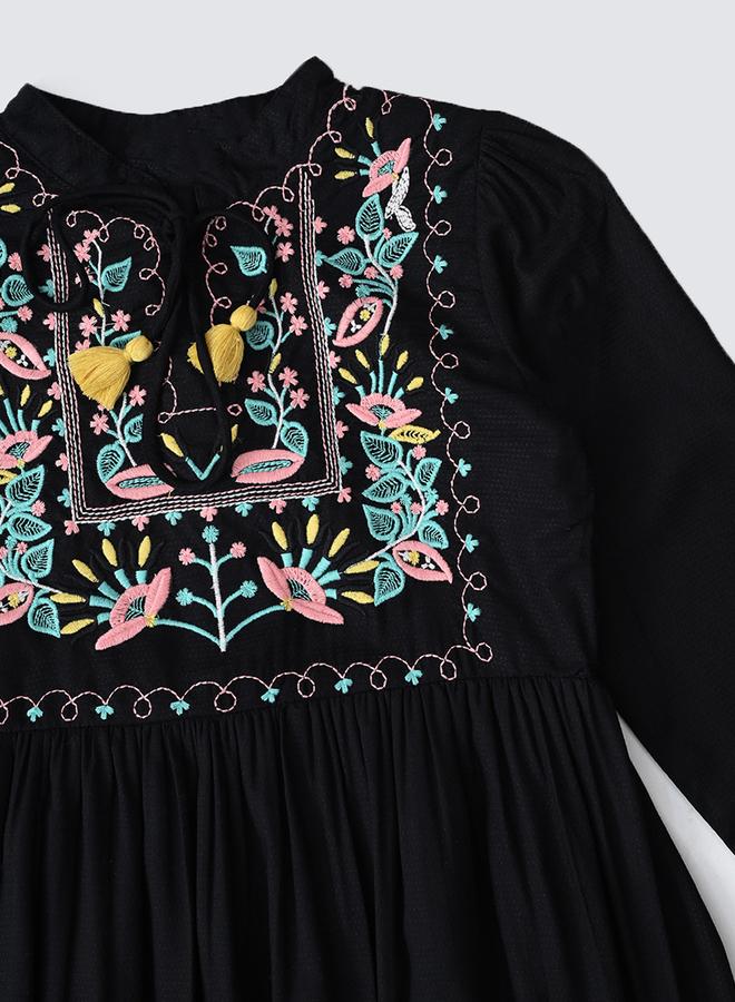 بيلا مودا فستان أسود مطرز - Image 4