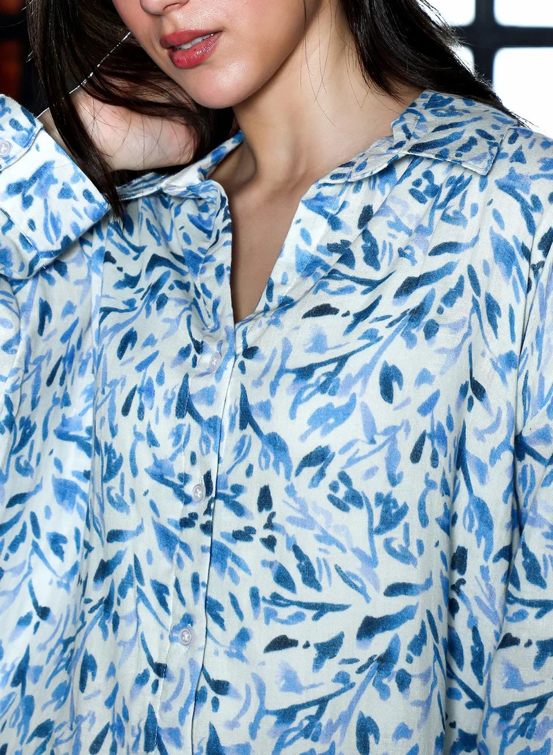 PINACOLADA  Women's Azure Blue Foliage-Strokes Oversized Shirt | نساء | أكمام طويلة | طبعة زهرية | طوق منتشر | كاجوال كبير الحجم | قميص for Women | Best Price UAE