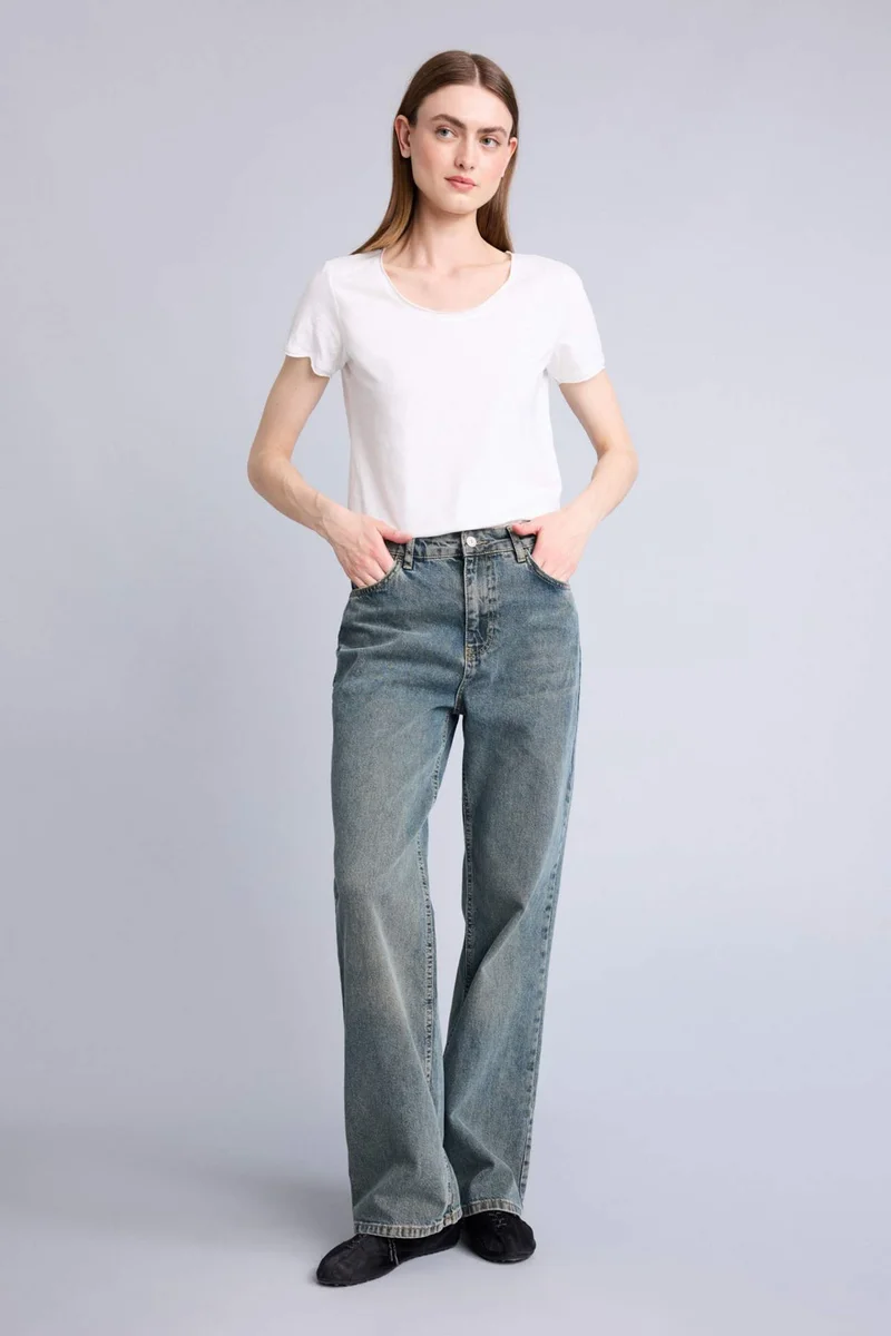 ديفاكتو Regular Fit Crew Neck Dirty Basic Short Sleeve T-Shirt