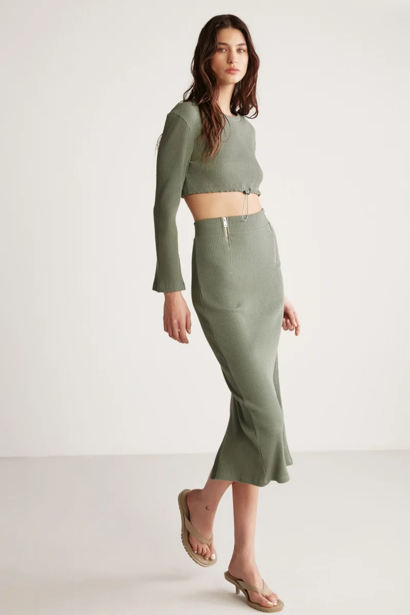 جريميلانج Darlene Women's Elastic Fabric Elastic Sleeve Flare Hem Elastic Stopper Crop Khaki Blouse