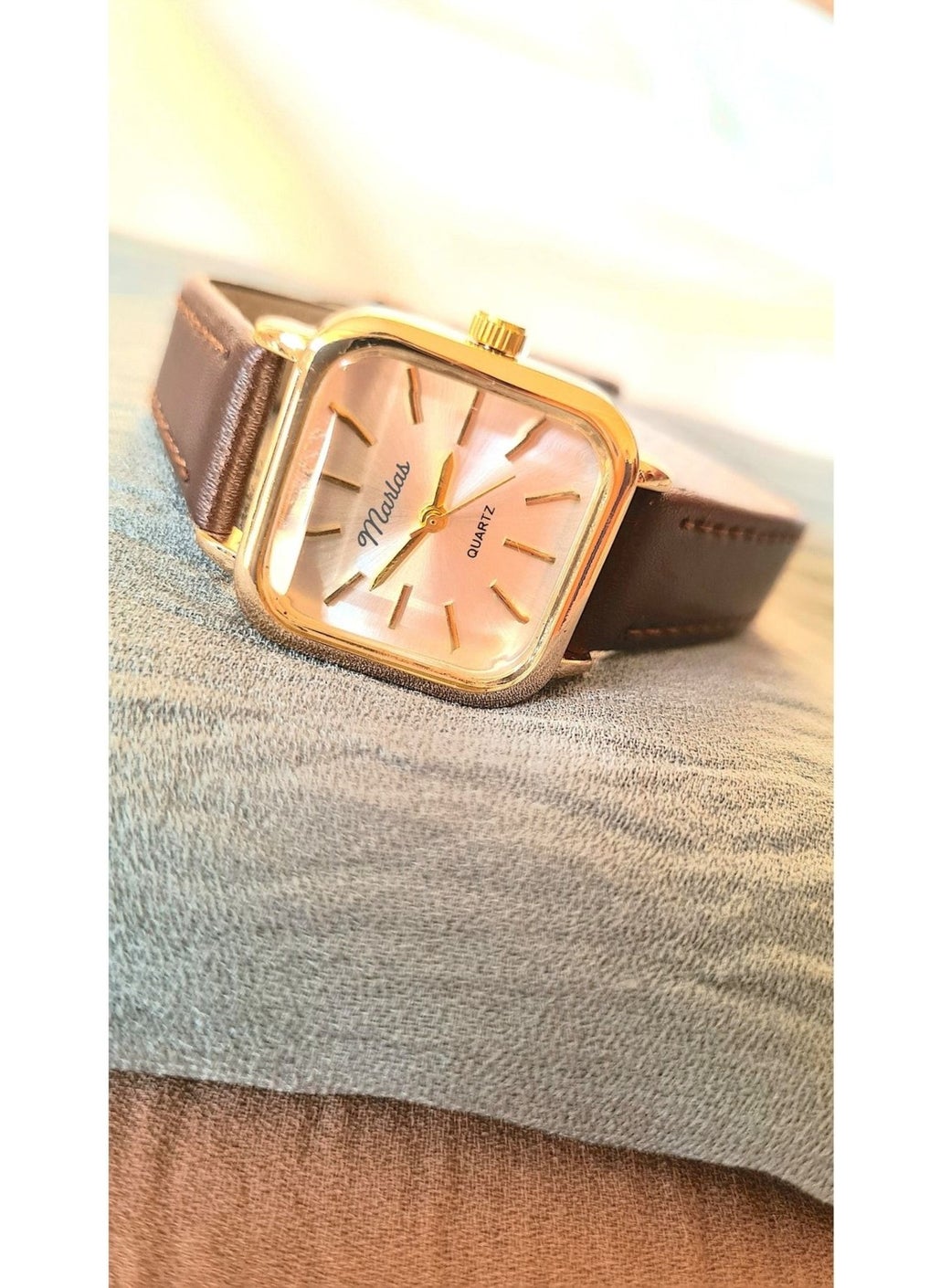 Tekno Trust Retro Women's Wristwatch, Vintage Design, Minimal Design, Gold Color, Dark Brown Strap  - Image 4