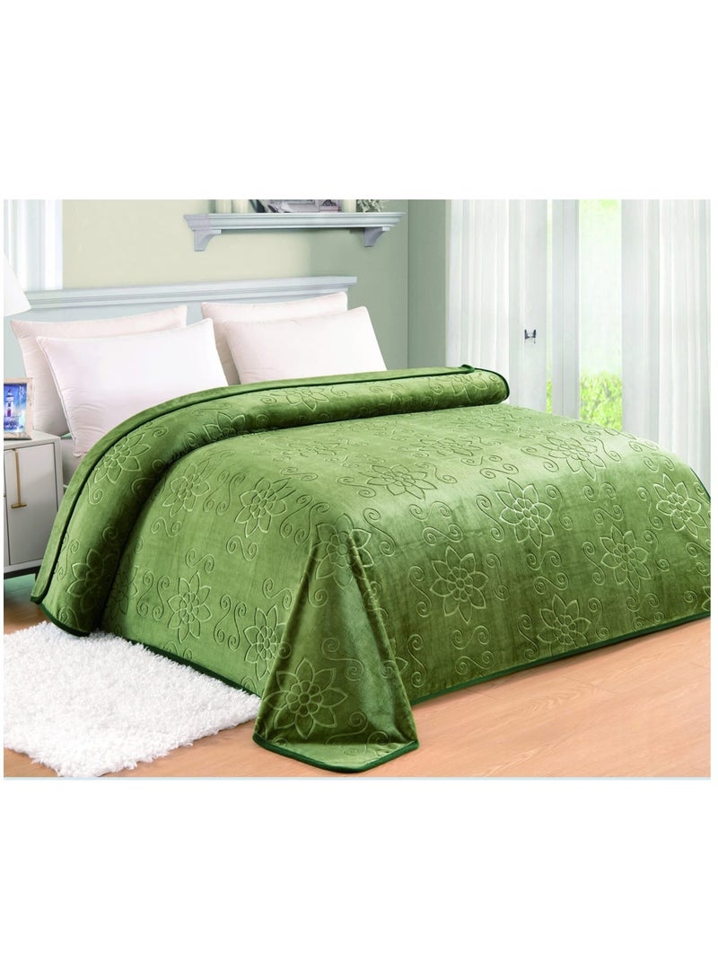 Double lightweight blanket with engraved pattern, weight 2 kg, size 220 x 240 cm
