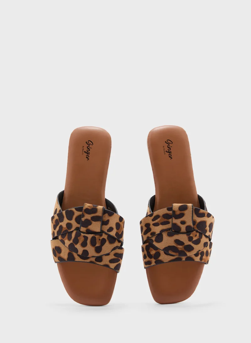 جينجر Leopard Print Twisted Pattern Flat Sandal