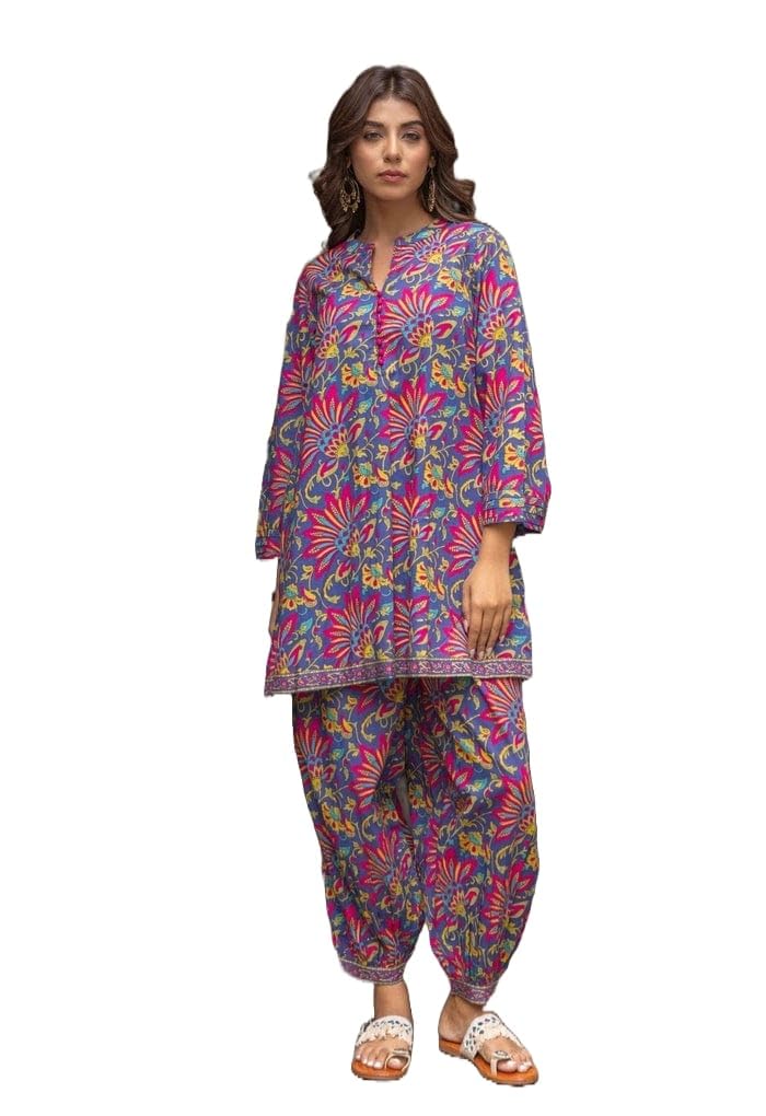 LookMark Kurta Set: Ethnic Finesse Redefined: Add a Touch of Grace to Your Wardrobe with Our Cotton Blend Printed Kurti Pant Sets! Pink - Image 1