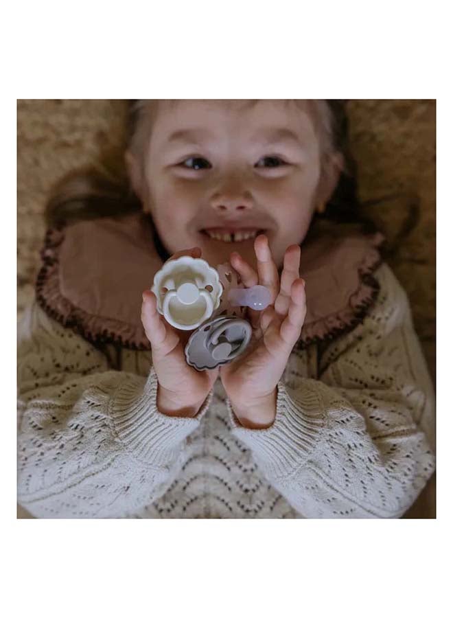 FRIGG Daisy Silicone Baby Pacifier 6-18M 2-Pack Cream/Croissant Size 2 - Image 4