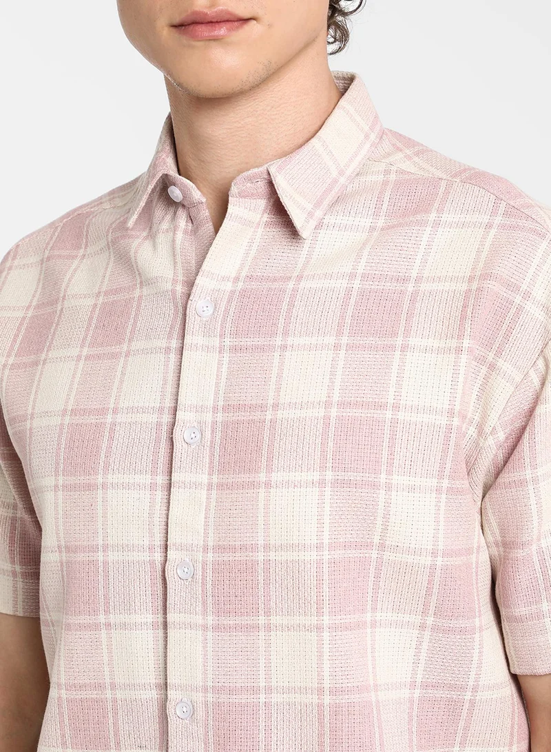 Campus Sutra Men's Blush Pink & Powder White Buffalo Check Shirt