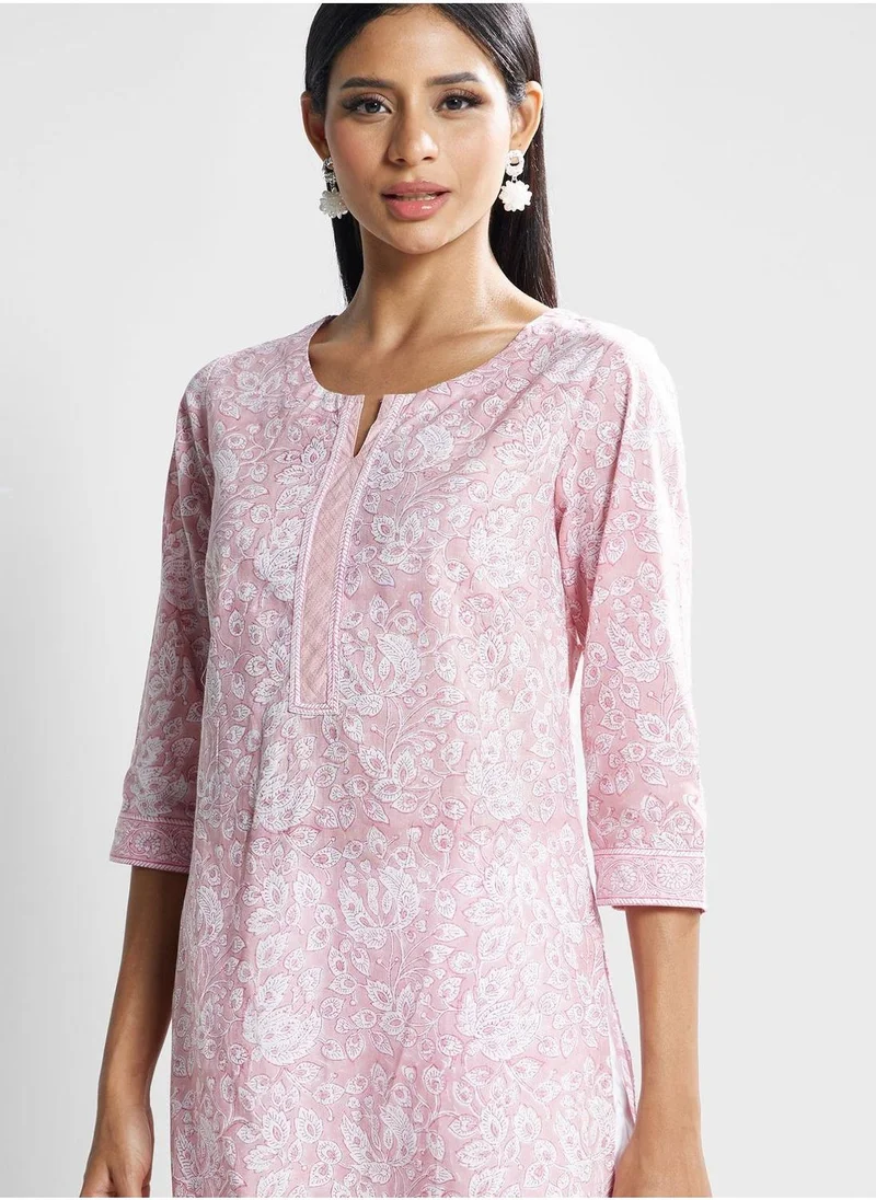 فاب انديا Floral Broidered Kurit