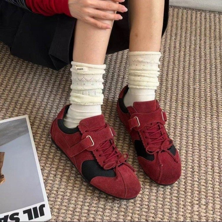 Women's Retro Color Block Low Top Sneakers with Soft Upper and Lace-up - Image 1