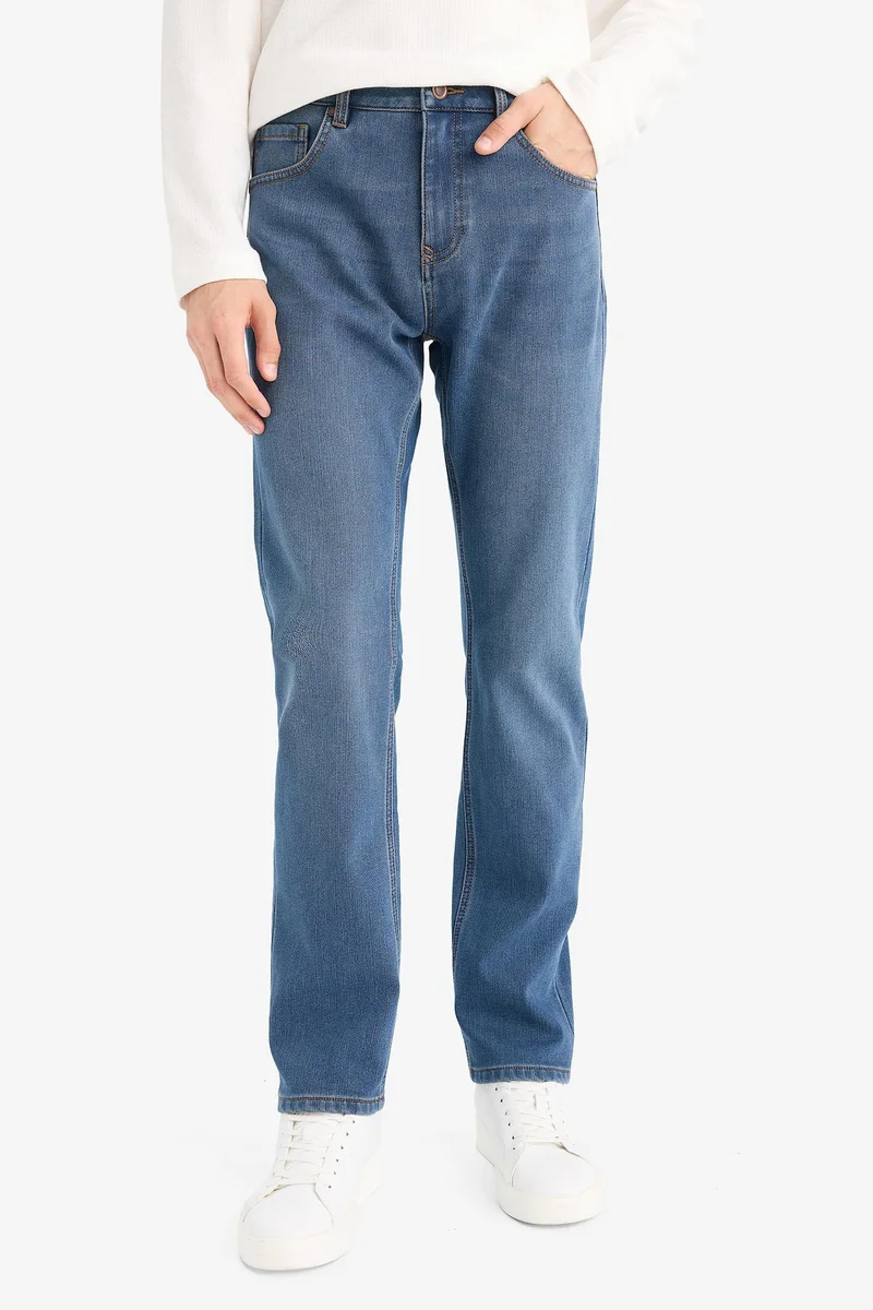 Defacto  Sergio Regular Fit Regular Waist Straight Leg Jeans for Men | Best Price UAE