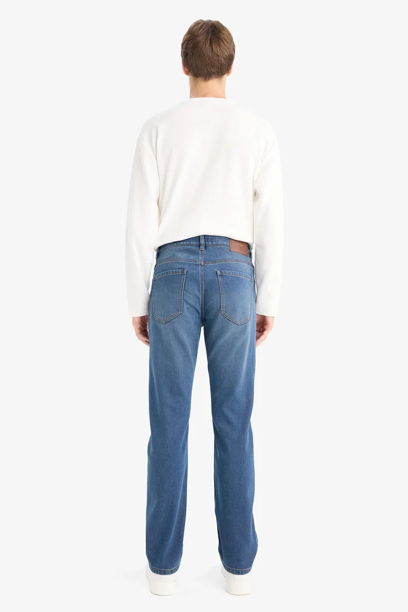 Defacto  Sergio Regular Fit Regular Waist Straight Leg Jeans for Men | Best Price UAE