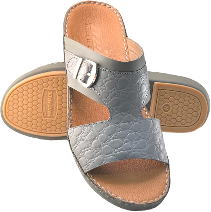 صندل عربي يدوي الصنع للرجال من AET | شبشب رجالي خارجي | شبشب مفتوح من الأمام للاستخدام اليومي | جلد بقر عربي أصلي مع ابزيم| تصميم منقوش| نعل داخلي بني| مريح وخفيف الوزن