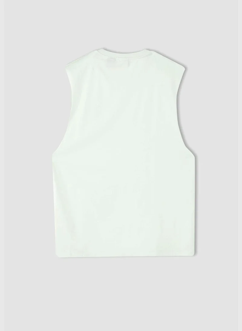 DeFacto Man Box Fit Crew Neck Sleeveless Vest