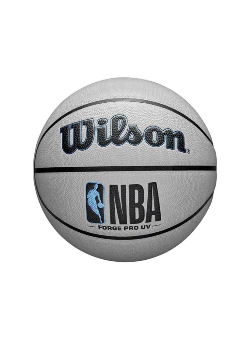 ويلسون كرة السلة NBA Forge Pro UV - كرة عالية الأداء للاستخدام الداخلي والخارجي مع غطاء مقاوم للأشعة فوق البنفسجية وقبضة فائقة  - Image 2