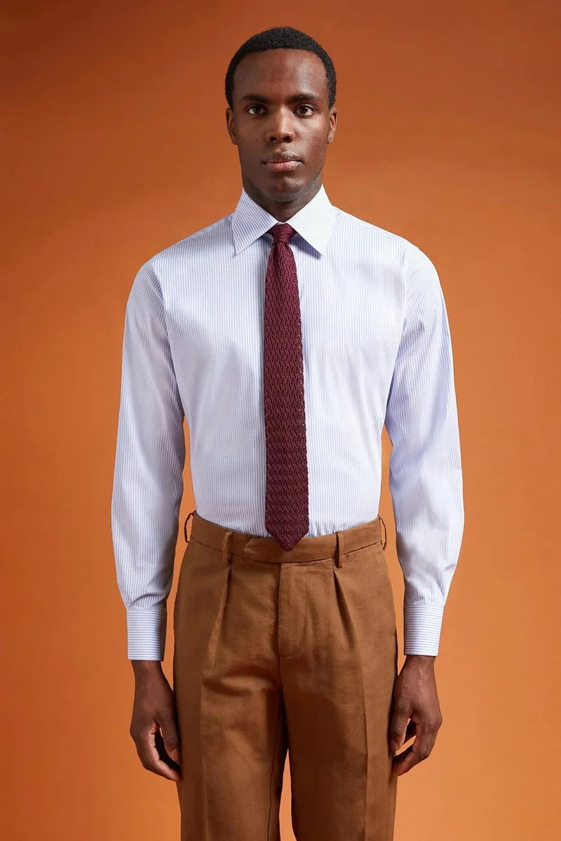 Men's regular fit classic shirt in yarn-dyed technical fabric with a classic collar - White/Lt Sky