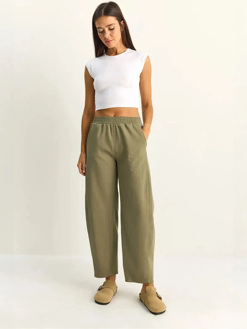 بيانكو لوتشي LUCCI Elastic Waist Straight Leg Pants with Pockets