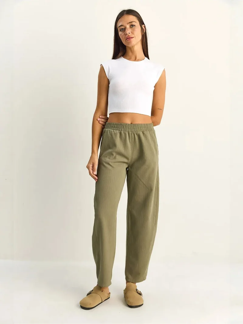 بيانكو لوتشي LUCCI Elastic Waist Straight Leg Pants with Pockets