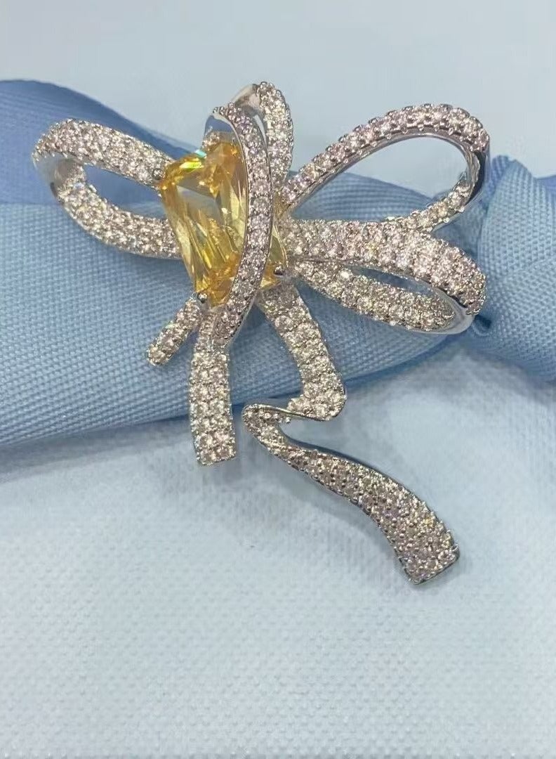 HEFANG Personalized Temperament Dazzling Jewelry Brooch  - Image 1