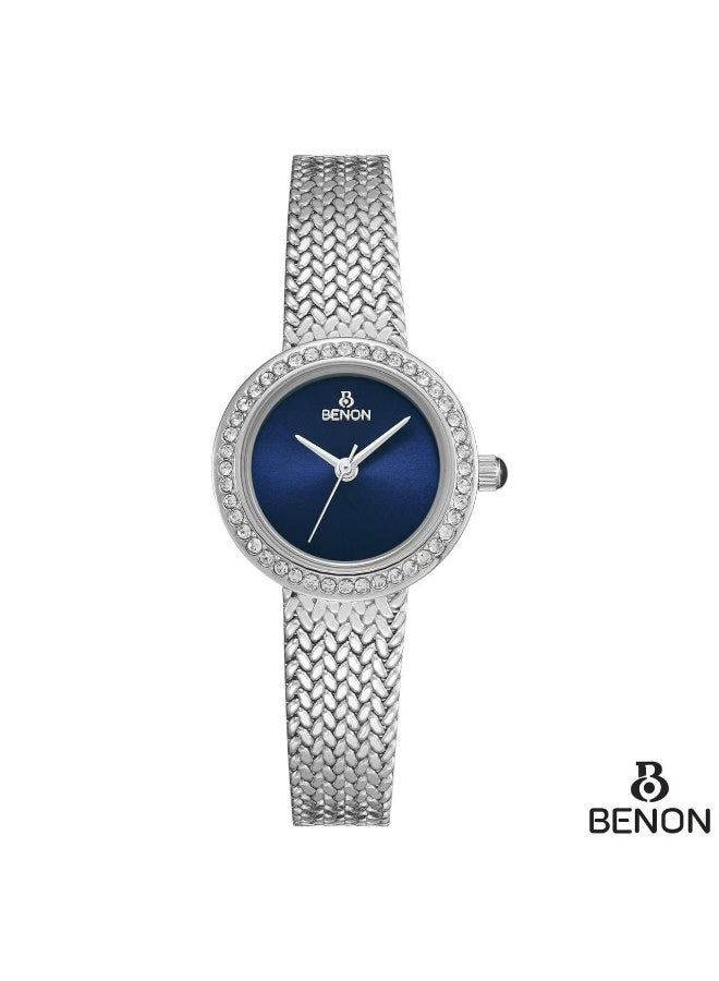 بينون ساعة نسائية من ماركة بينون (Benon) تتميز بتصميم أنيق مع إطار مرصع بفصوص لامعة وسوار معدني شبكي باللون الفضي - Image 1