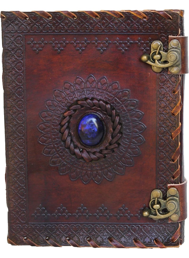 دفتر ملاحظات A5 بغلاف جلدي بتصميم سلتيك تقليدي مزين بحجر أزرق ومشبك معدني، صفحات يدوية الصنع عالية الجودة، نوت بوك فخم لتدوين اليوميات والملاحظات والرسم – مفكرة جلدية أنيقة – دفتر ملاحظات كلاسيكي – هدية مثالية - Image 1