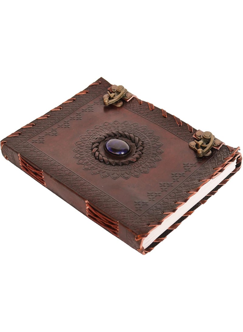 دفتر ملاحظات A5 بغلاف جلدي بتصميم سلتيك تقليدي مزين بحجر أزرق ومشبك معدني، صفحات يدوية الصنع عالية الجودة، نوت بوك فخم لتدوين اليوميات والملاحظات والرسم – مفكرة جلدية أنيقة – دفتر ملاحظات كلاسيكي – هدية مثالية - Image 3