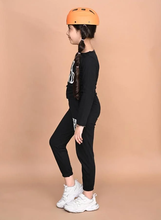 ليل بيكس طقم بلوزة بطبعة لا يهم مع بنطلون رياضي