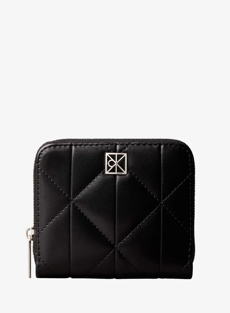 كالفن كلاين محفظة مربعة مبطنة بسحاب دائري