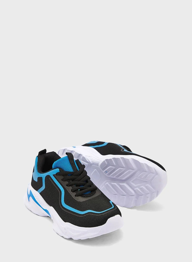 Pinata Mesh Lace Up Trainer